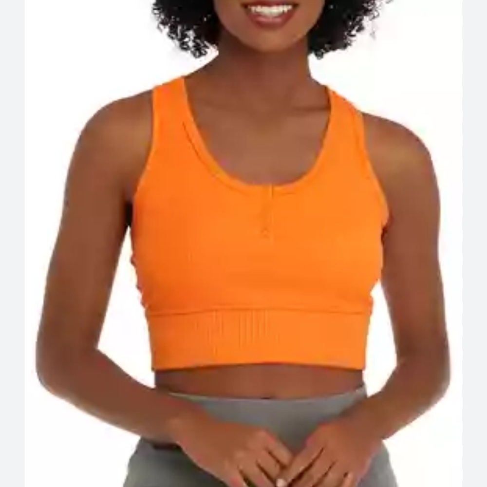 NWT. $36R Body & Sol Henley Crop Tank. Size M